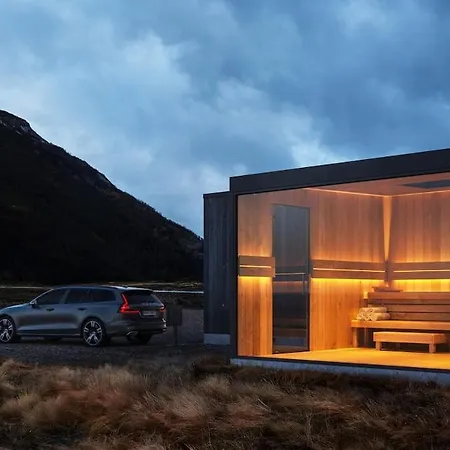 Holiday home 7 - Amazing In Lyngvaer *